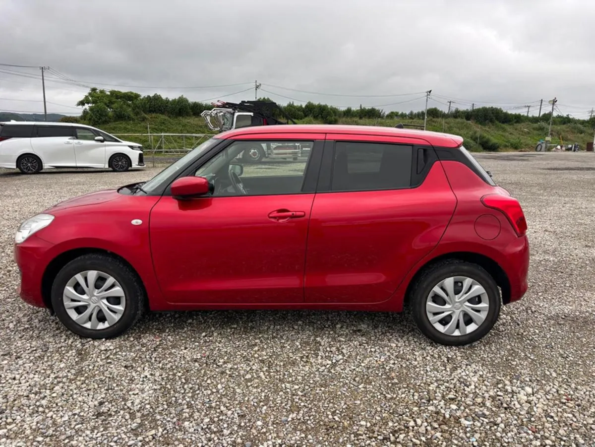 Suzuki Swift Hatchback, Petrol, 2020, Red
