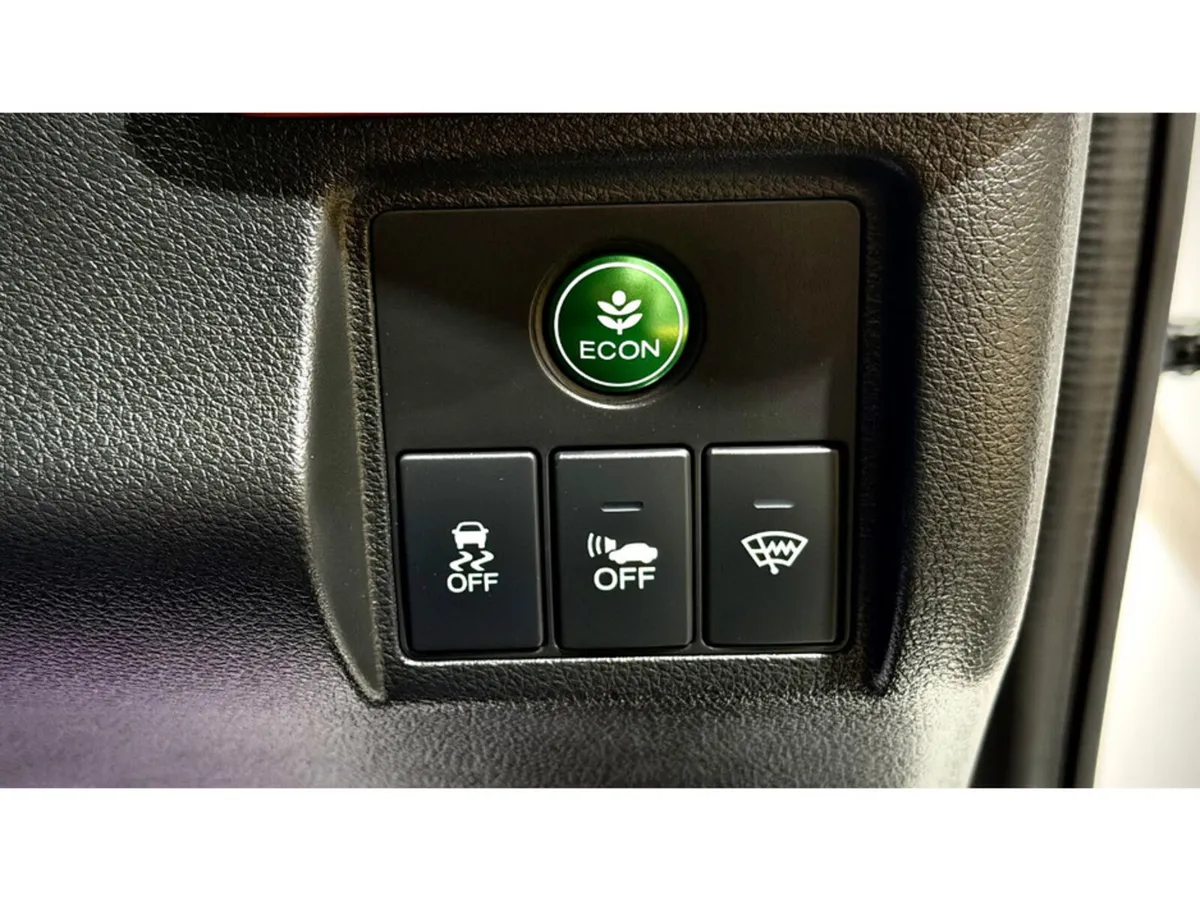 Honda Vezel SUV, Petrol Hybrid, 2015, White