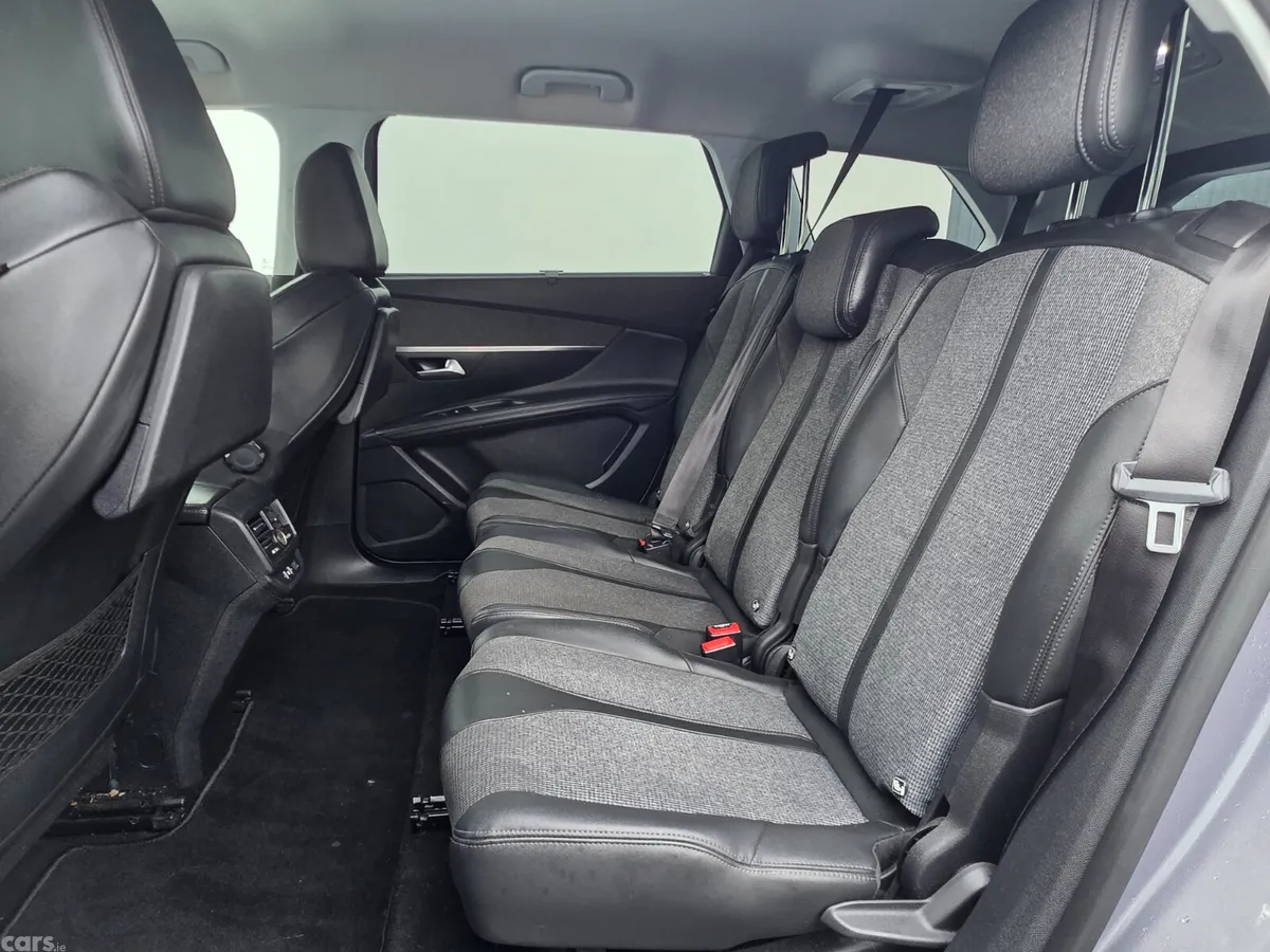 Peugeot 5008 MPV, Diesel, 2020, Grey