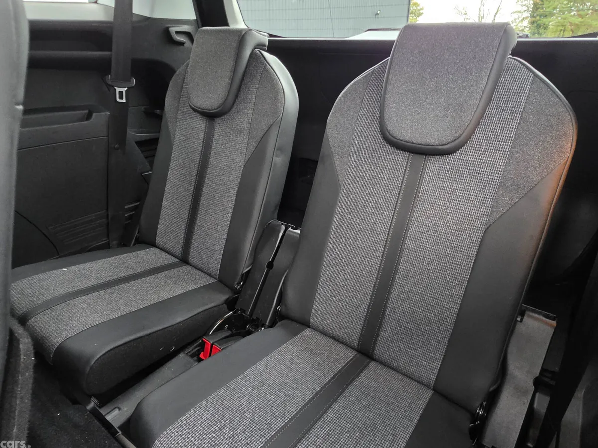 Peugeot 5008 MPV, Diesel, 2020, Grey