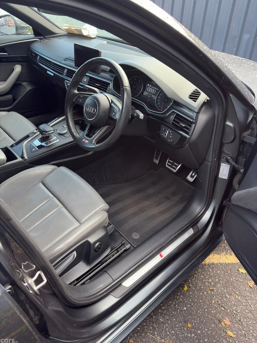 Audi A4 Saloon, Diesel, 2017, Grey