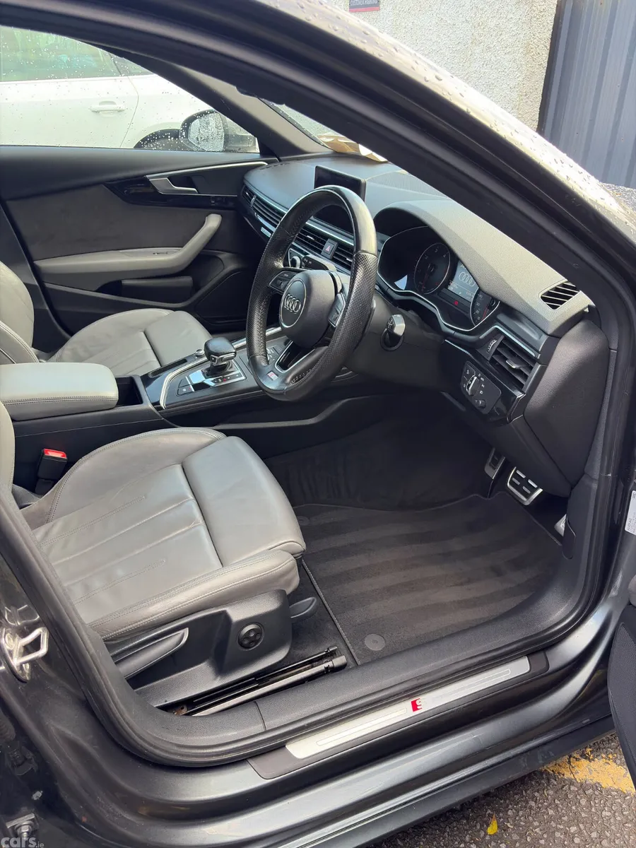 Audi A4 Saloon, Diesel, 2017, Grey