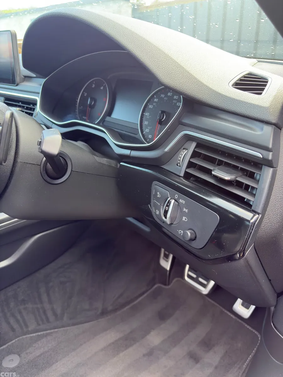Audi A4 Saloon, Diesel, 2017, Grey