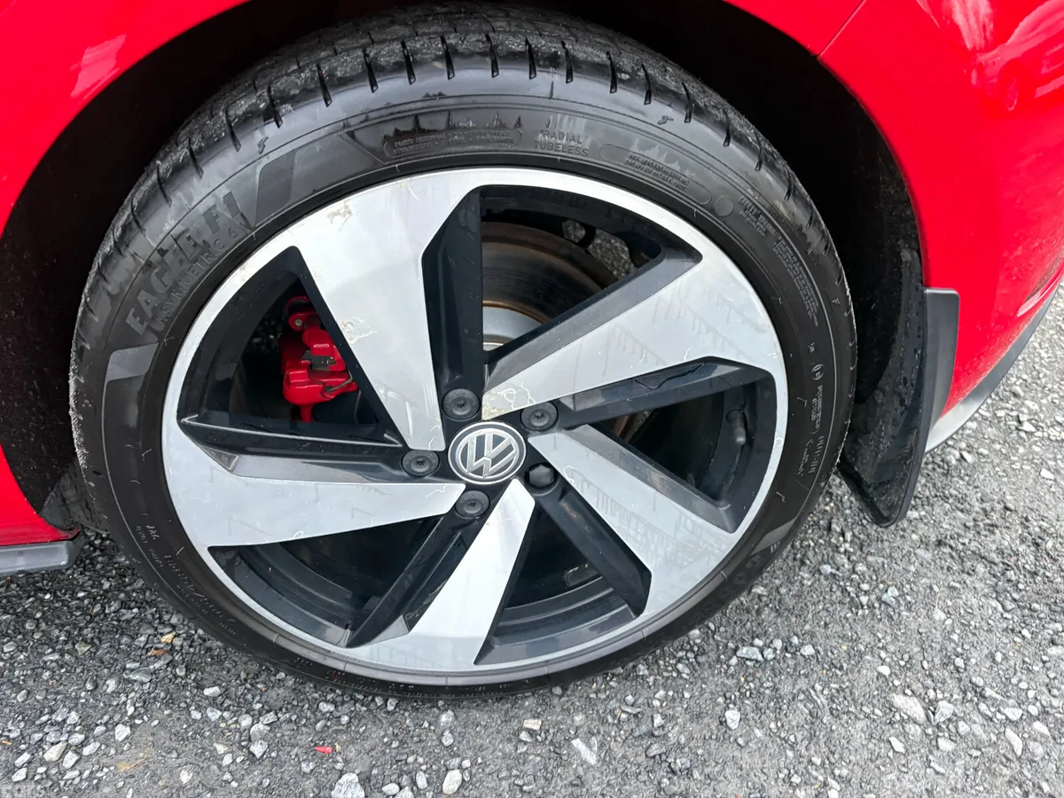 Volkswagen Golf Estate, Petrol, 2017, Red