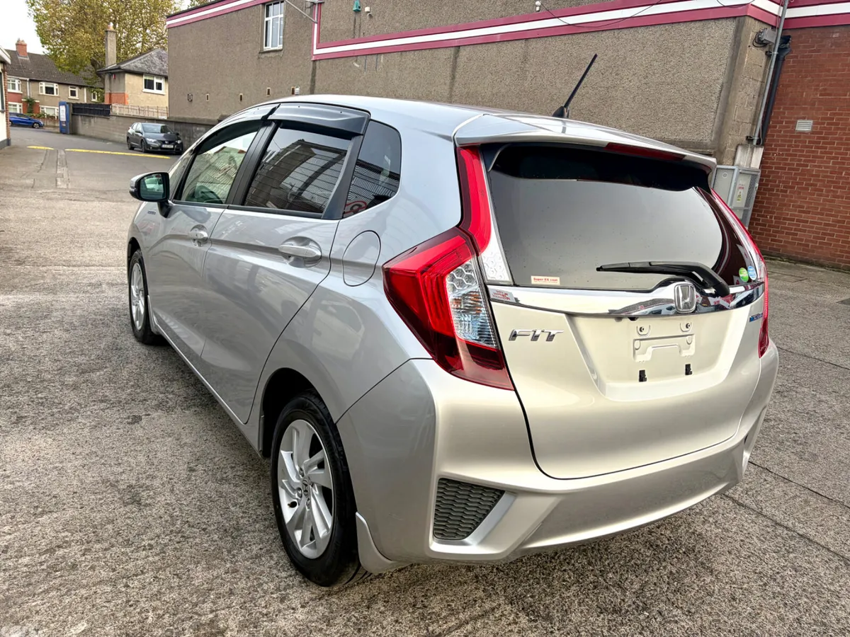 Honda Fit Hatchback, Petrol Hybrid, 2016, Silver