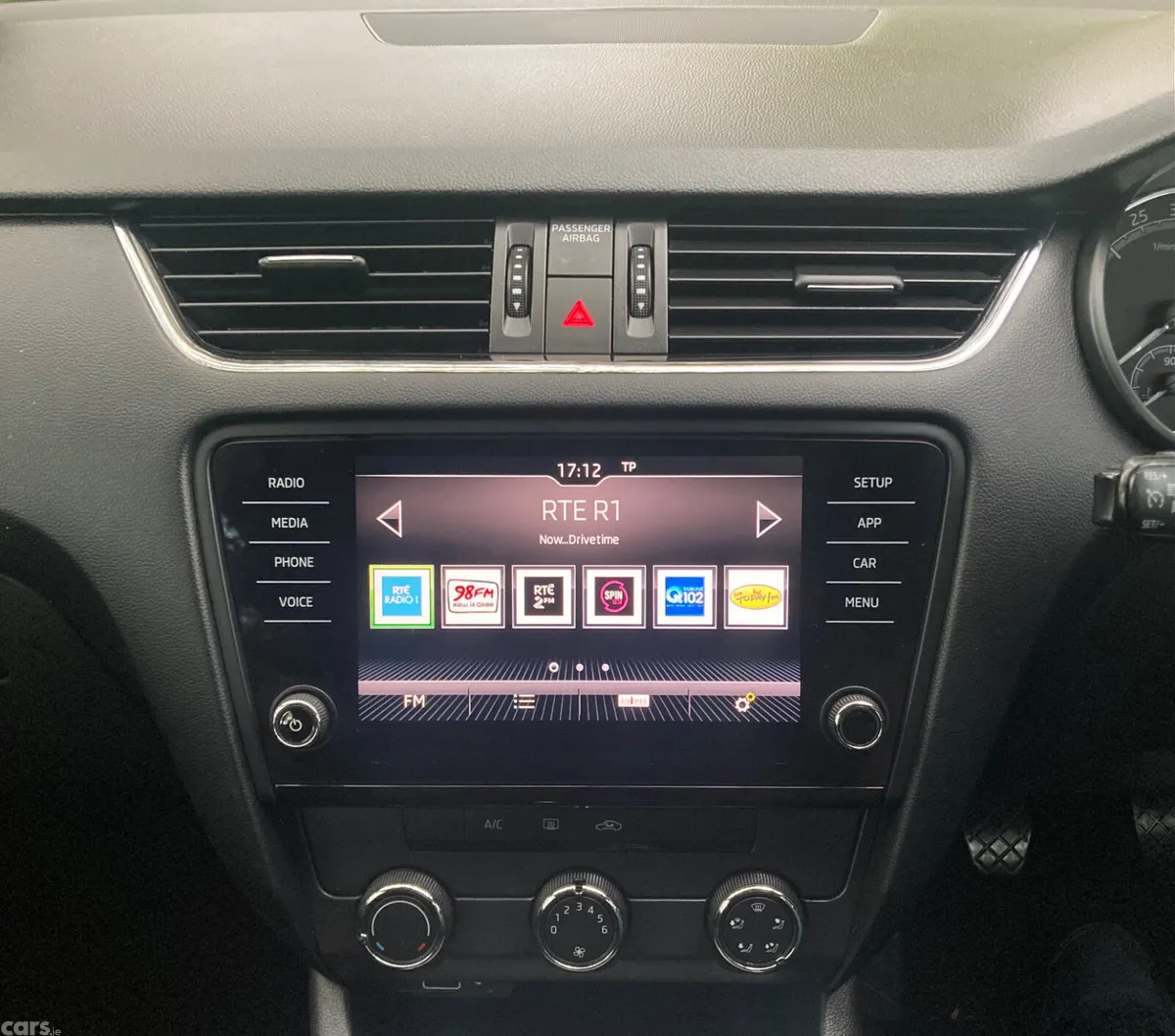 Skoda Octavia Saloon, Diesel, 2019, Grey