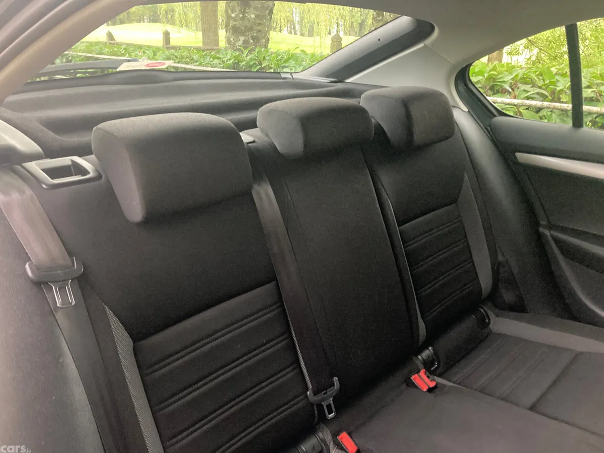 Skoda Octavia Saloon, Diesel, 2019, Grey