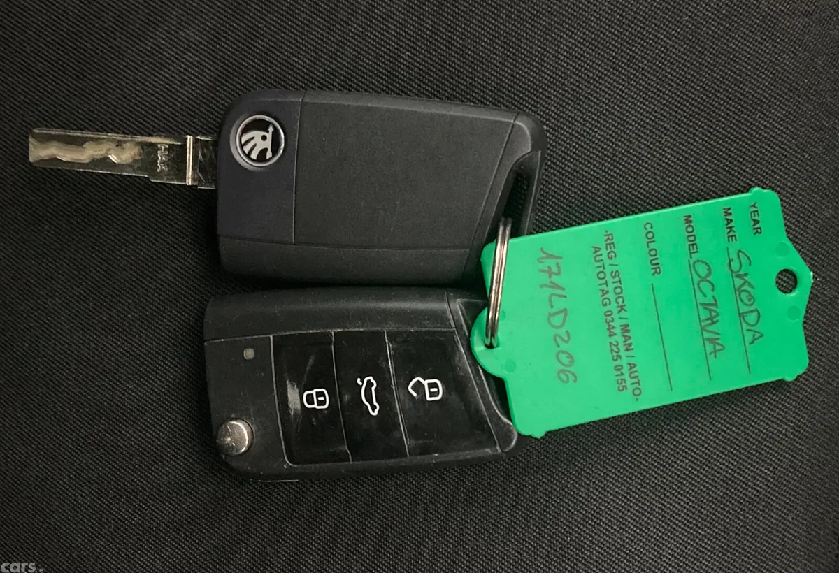 Skoda Octavia Saloon, Diesel, 2019, Grey