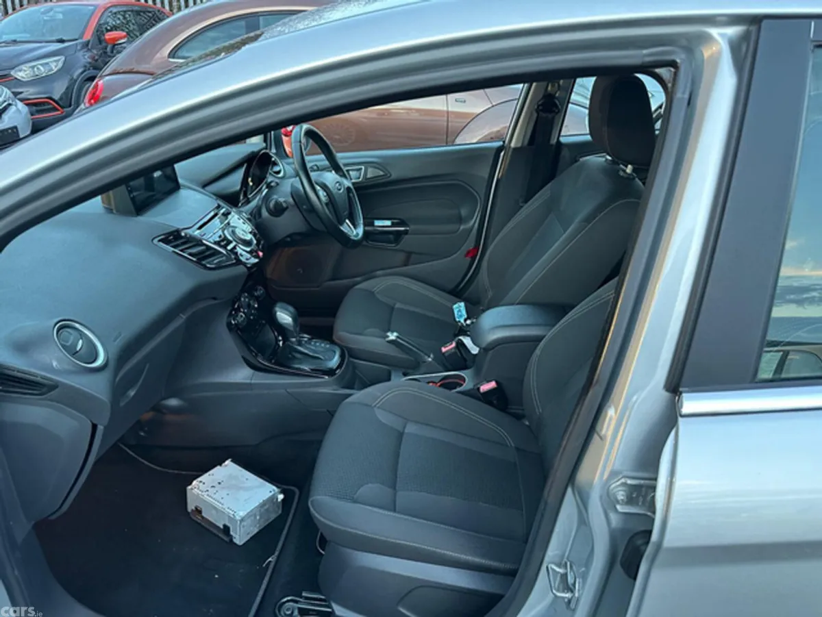 Ford Fiesta Hatchback, Petrol, 2016, Silver