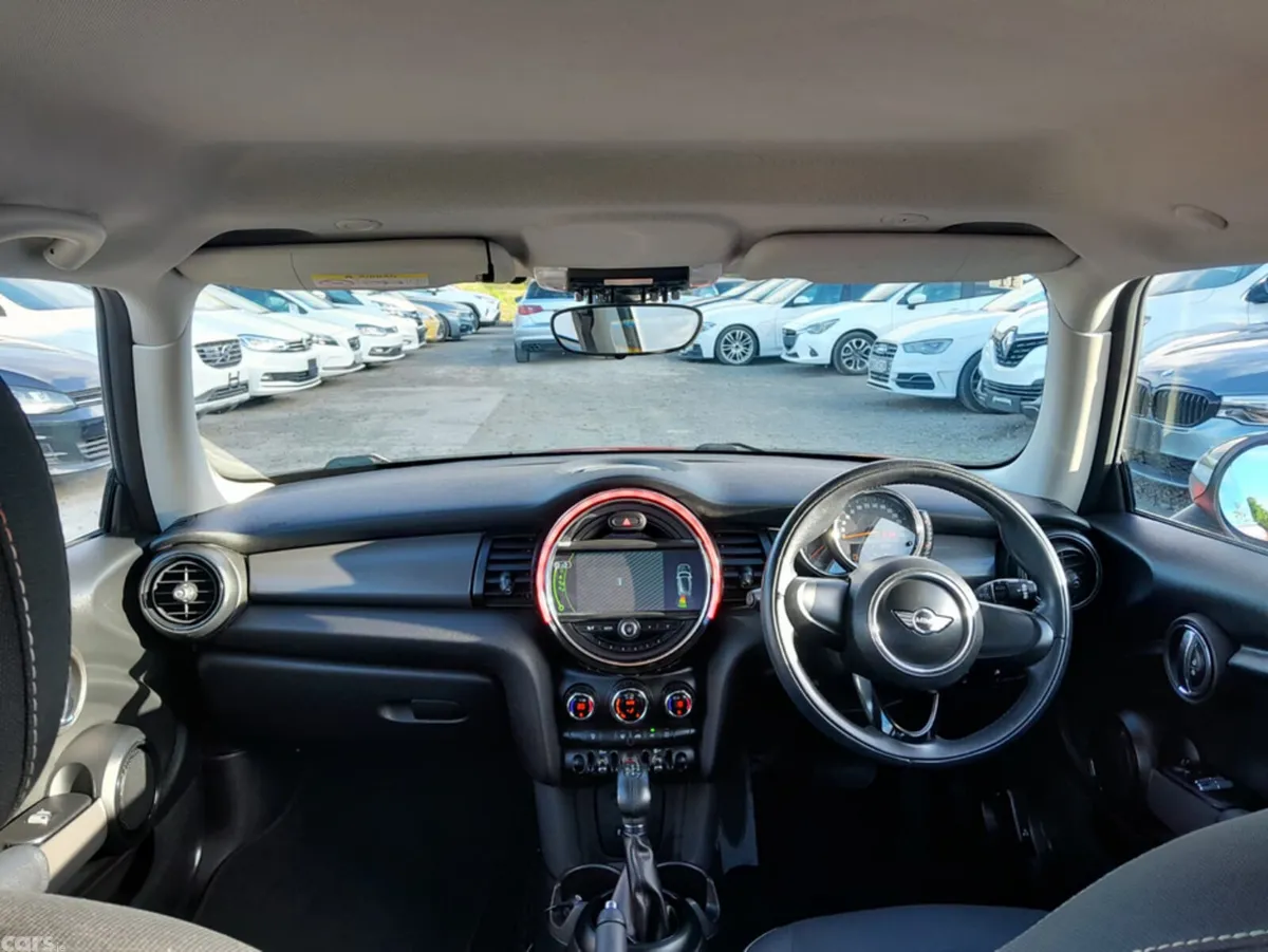 Mini Cooper Hatchback, Diesel, 2017, Red