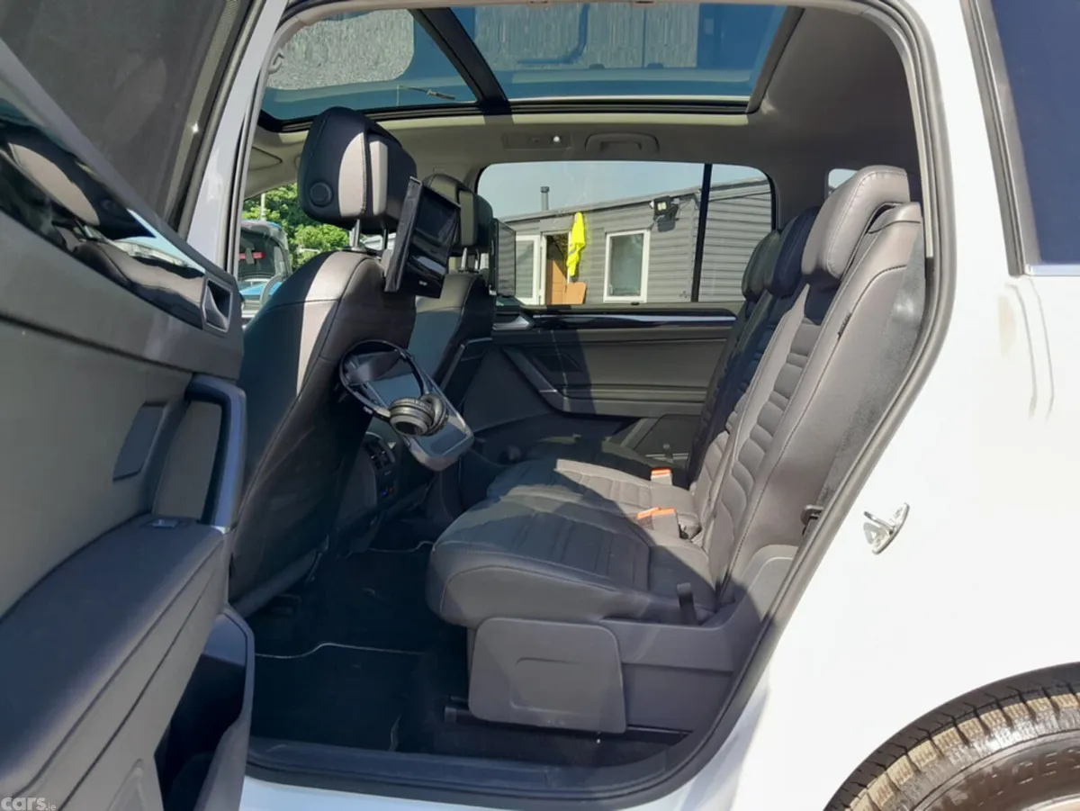 Volkswagen Touran MPV, Diesel, 2018, White
