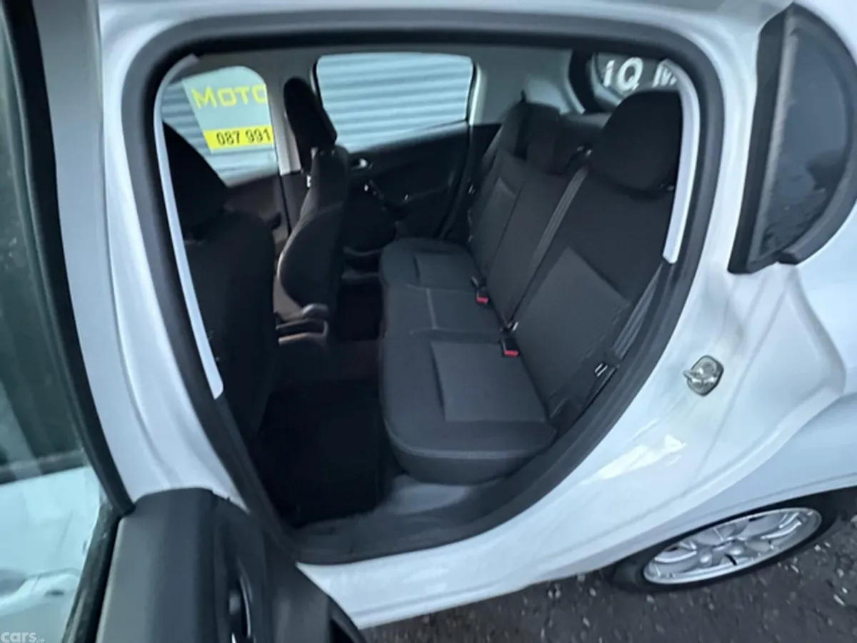 Peugeot 208 Hatchback, Petrol, 2016, White