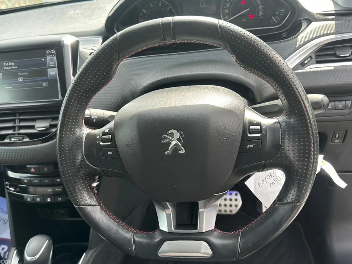 Peugeot 208 Hatchback, Petrol, 2017, White