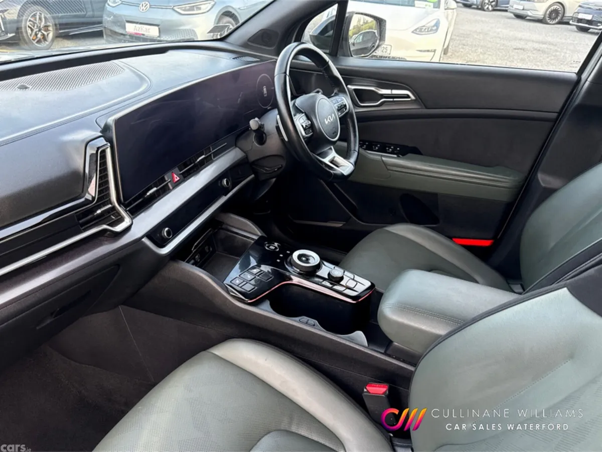 Kia Sportage SUV, Petrol Hybrid, 2024, Grey