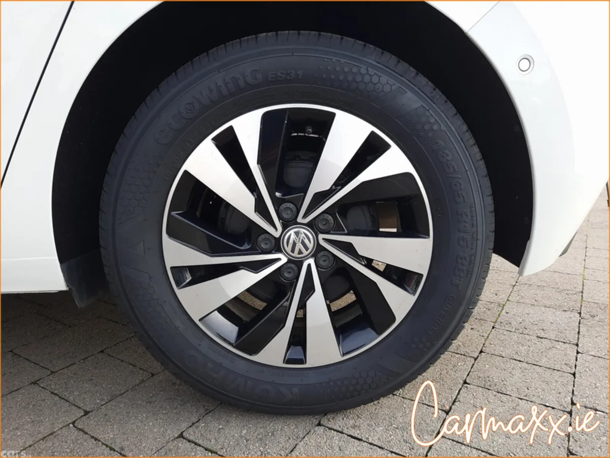 Volkswagen Polo Hatchback, Petrol, 2019, White