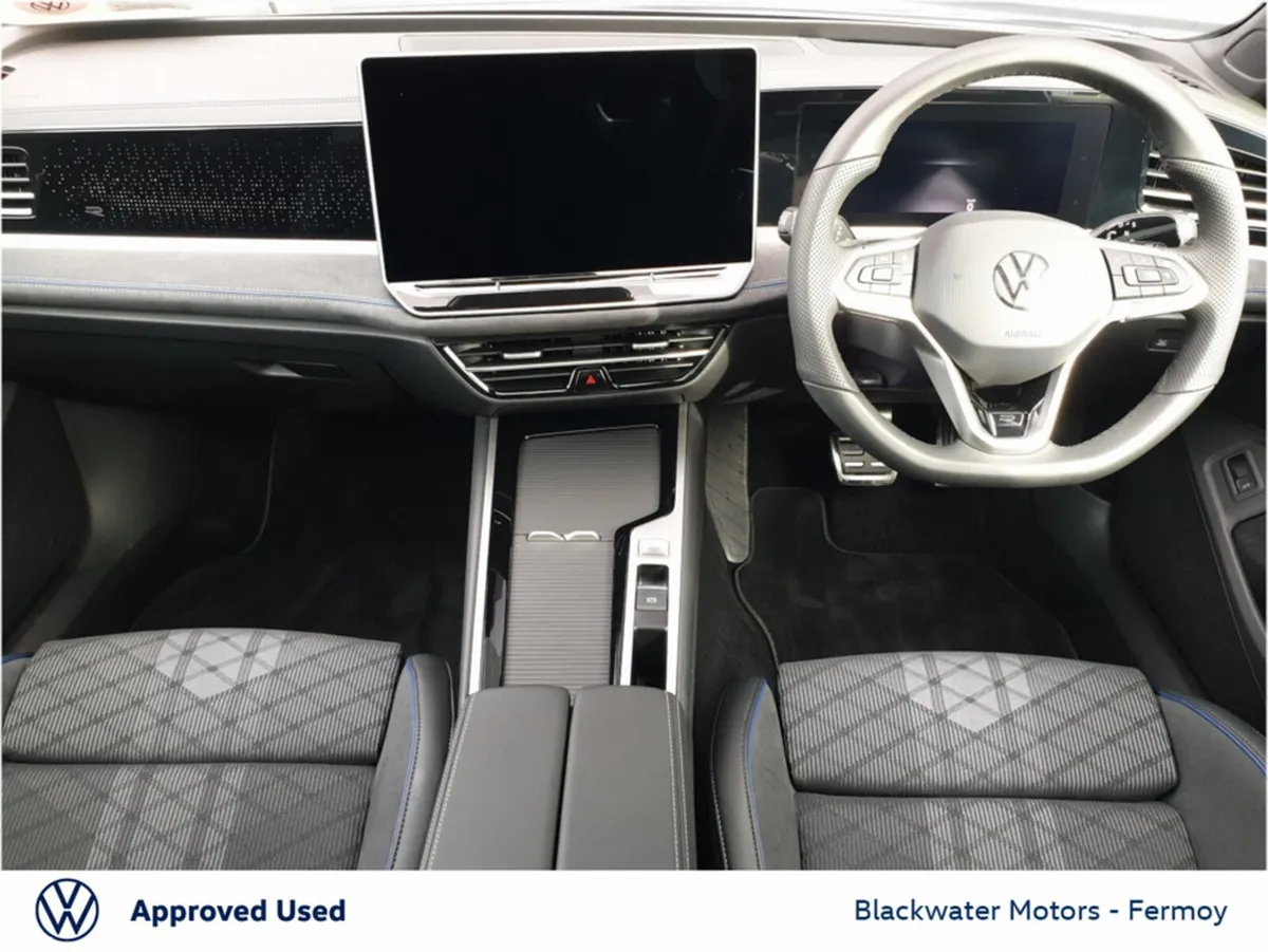 Volkswagen Passat Hatchback, Diesel, 2026, Grey