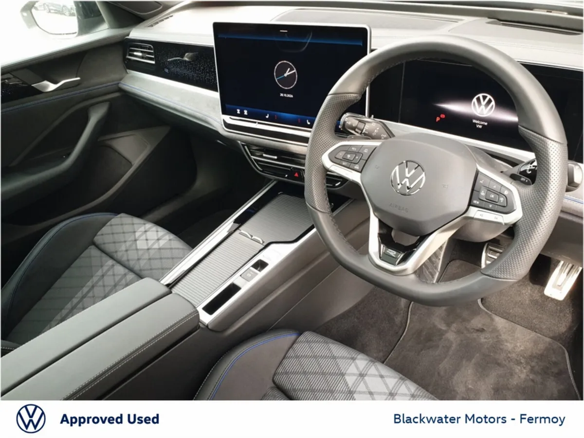 Volkswagen Passat Hatchback, Diesel, 2026, Grey