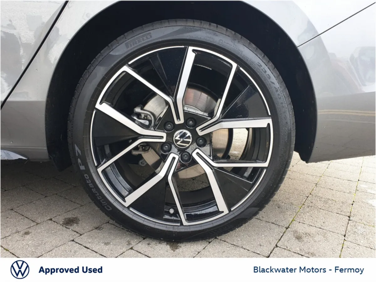 Volkswagen Passat Hatchback, Diesel, 2026, Grey