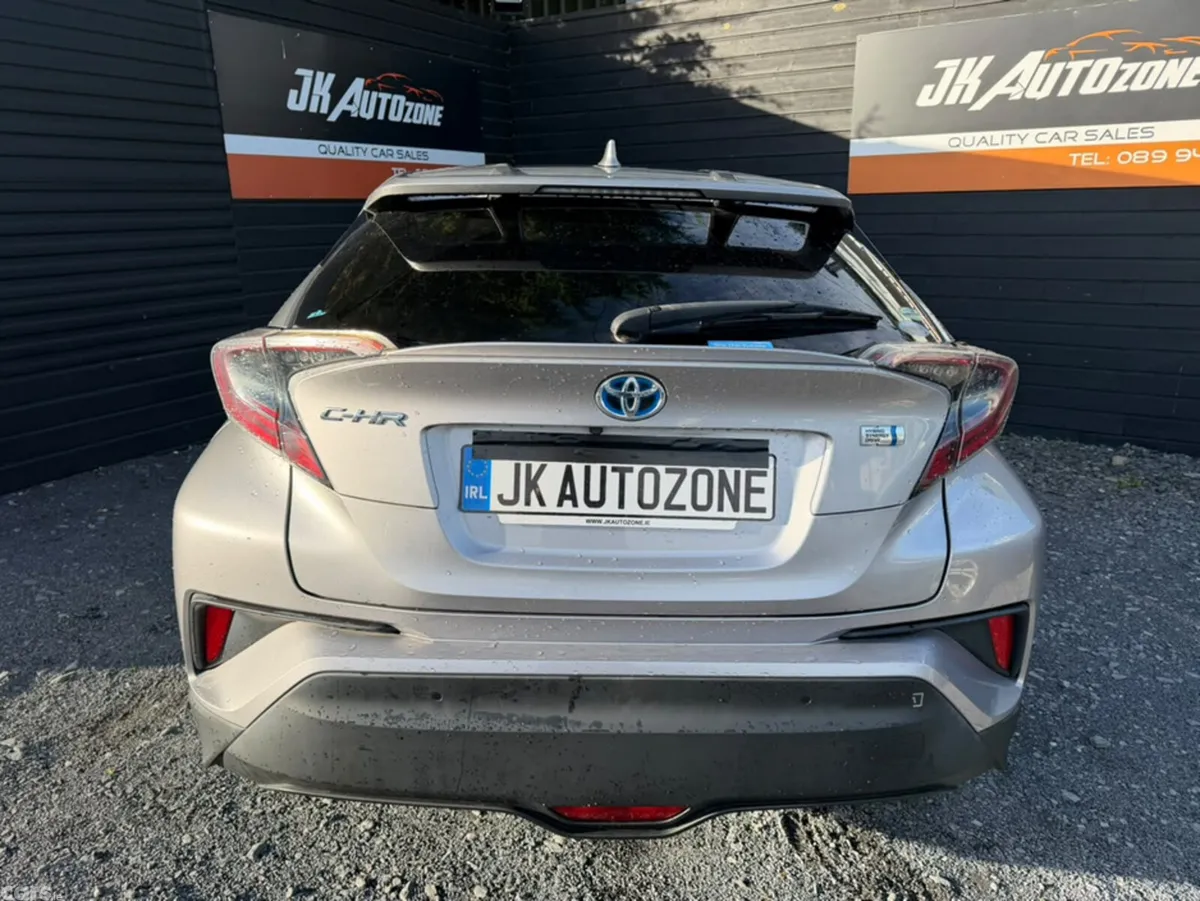 Toyota C-HR SUV, Petrol Hybrid, 2017, Silver