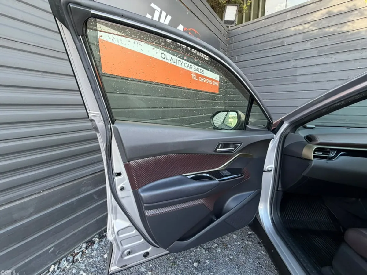 Toyota C-HR SUV, Petrol Hybrid, 2017, Silver
