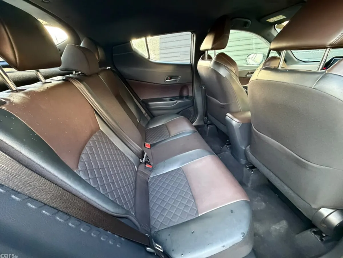 Toyota C-HR SUV, Petrol Hybrid, 2017, Silver