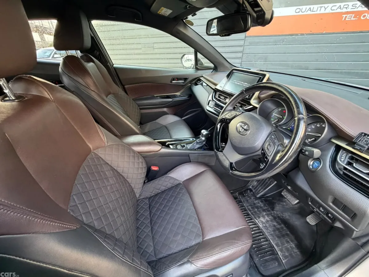 Toyota C-HR SUV, Petrol Hybrid, 2017, Silver