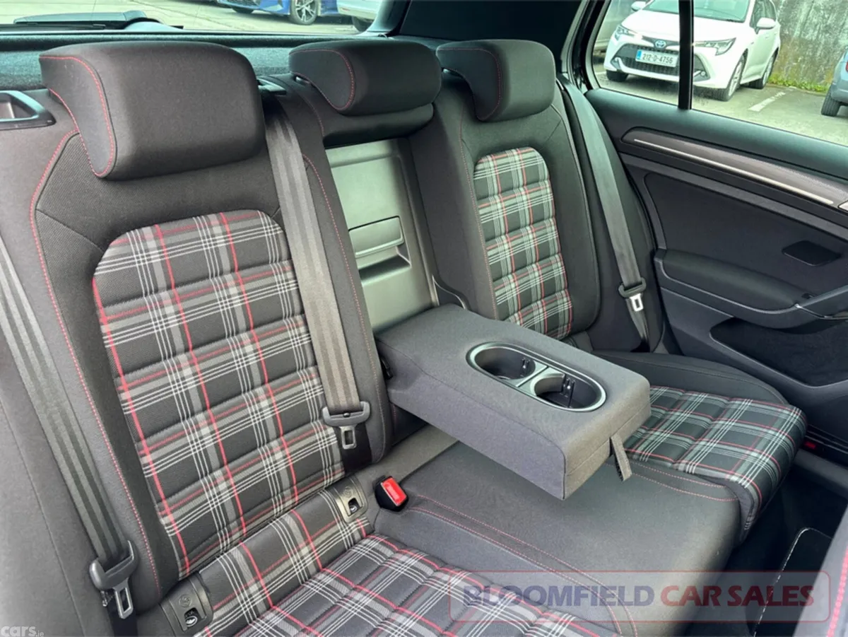 Volkswagen Golf Hatchback, Petrol, 2018, Black