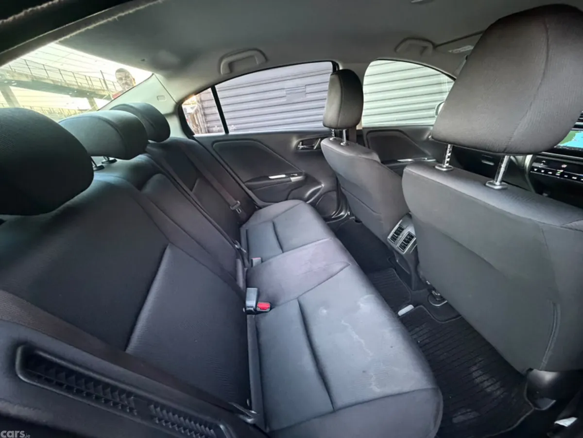 Honda Grace Saloon, Petrol Hybrid, 2015, Silver