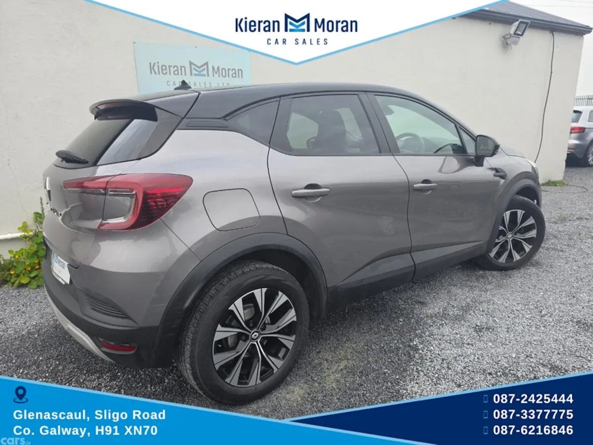 Renault Captur Hatchback, Petrol, 2023, Grey