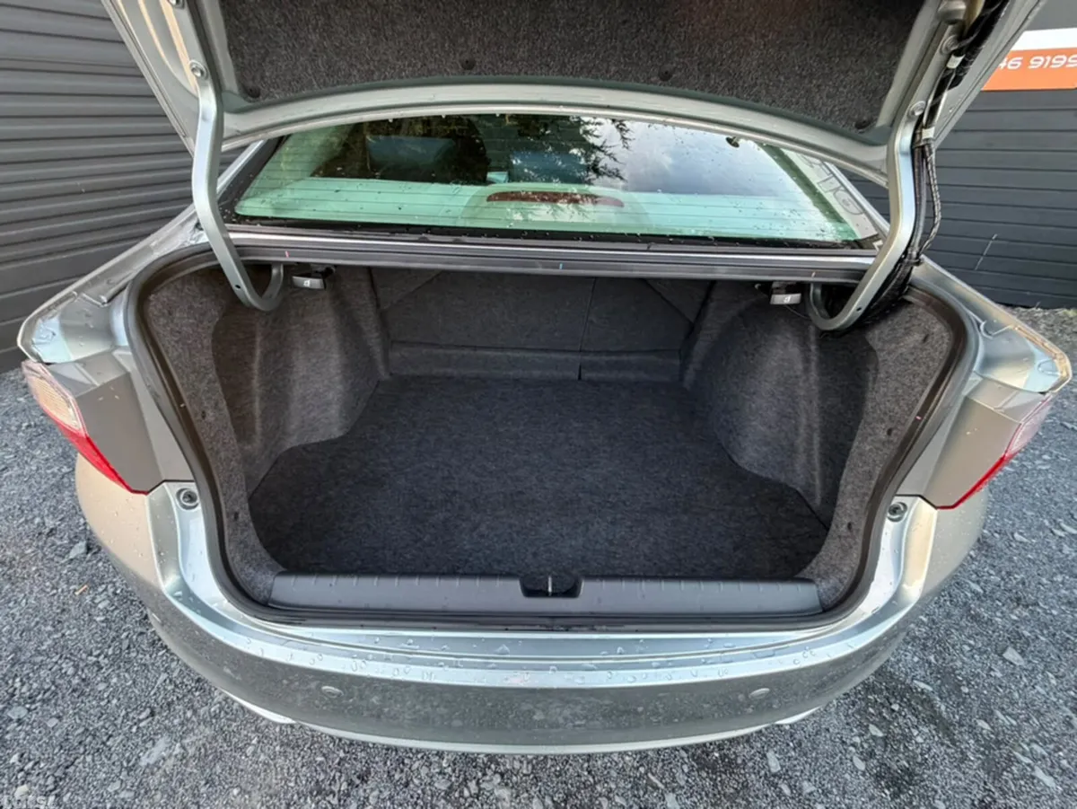 Honda Grace Saloon, Petrol Hybrid, 2015, Silver