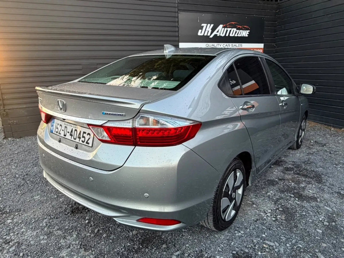 Honda Grace Saloon, Petrol Hybrid, 2015, Silver