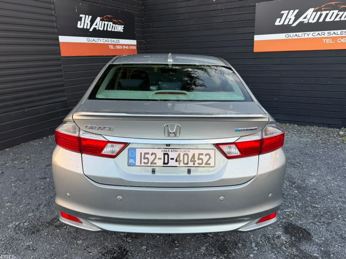 Honda Grace Saloon, Petrol Hybrid, 2015, Silver