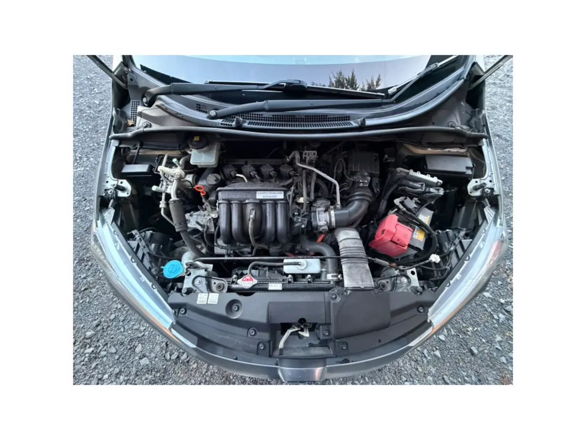 Honda Grace Saloon, Petrol Hybrid, 2015, Silver
