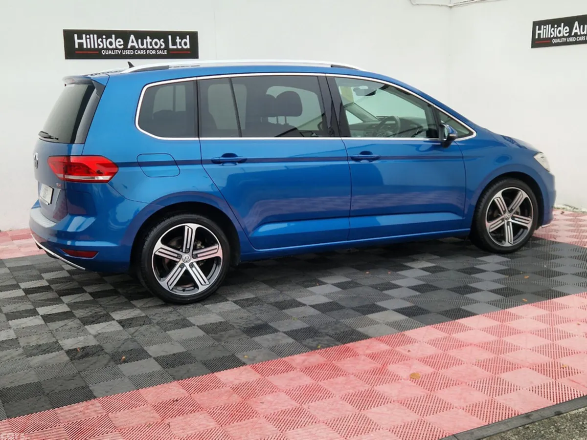 Volkswagen Touran SUV, Petrol, 2017, Blue
