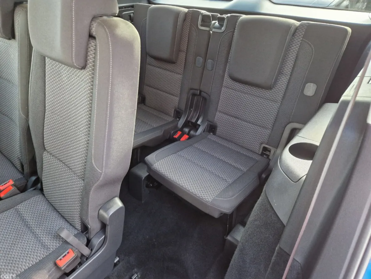 Volkswagen Touran SUV, Petrol, 2017, Blue