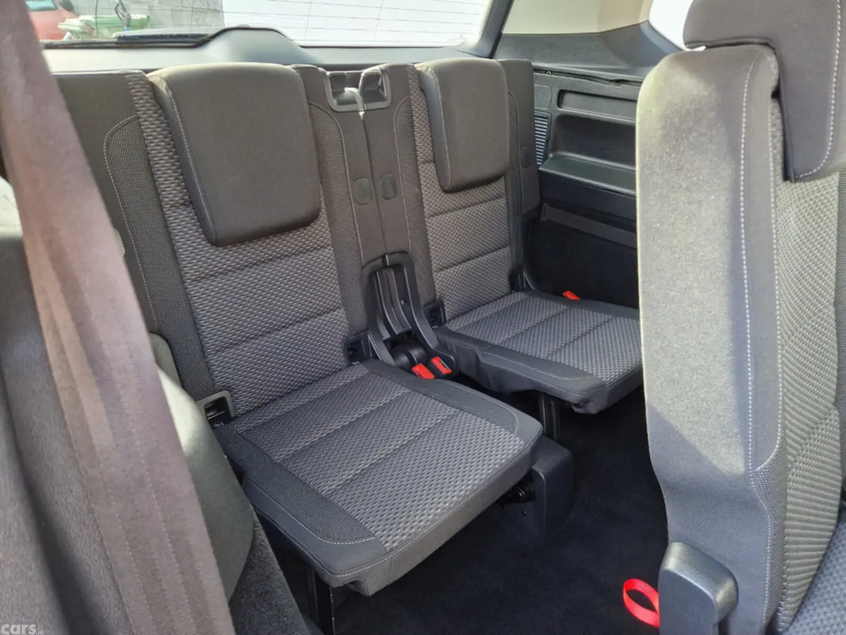 Volkswagen Touran SUV, Petrol, 2017, Blue