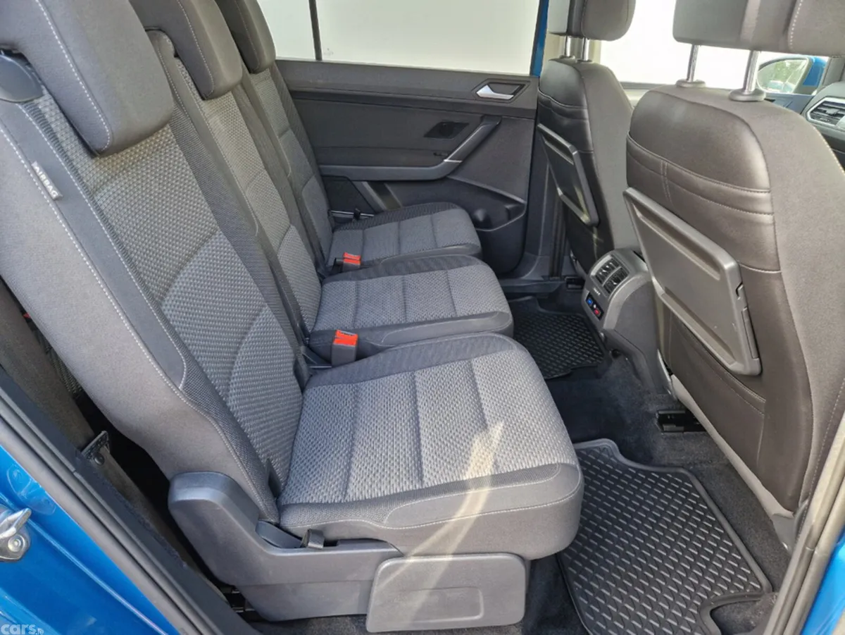Volkswagen Touran SUV, Petrol, 2017, Blue