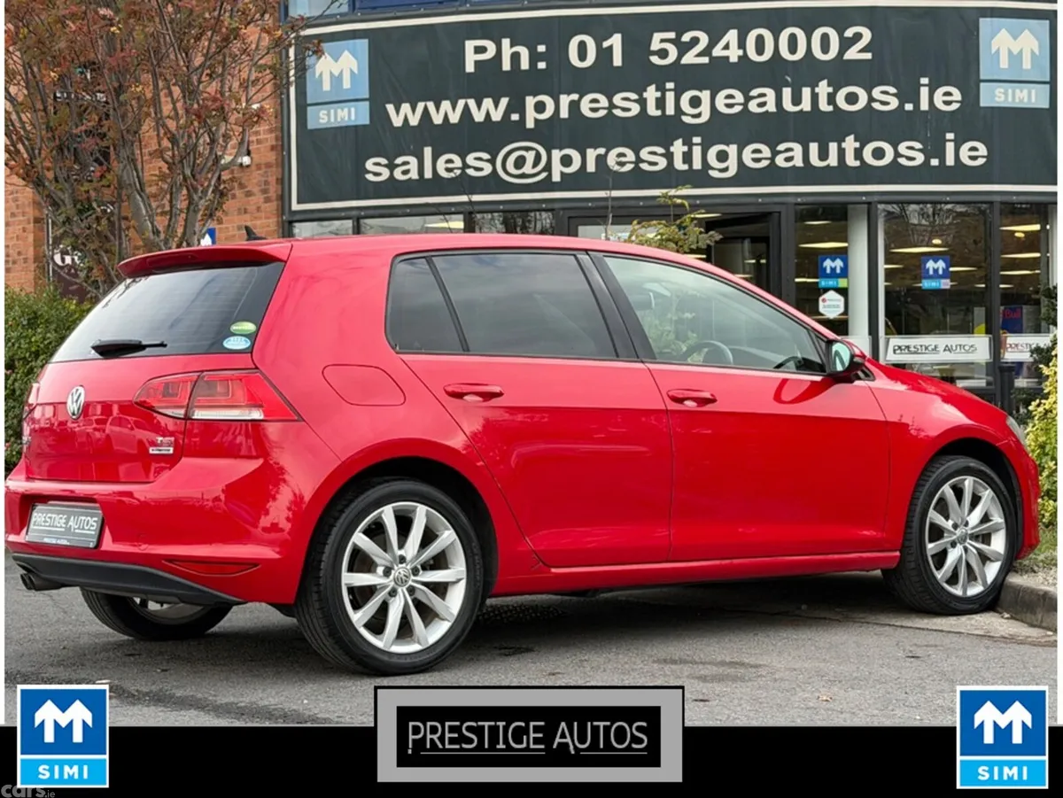 Volkswagen Golf Hatchback, Petrol, 2015, Red