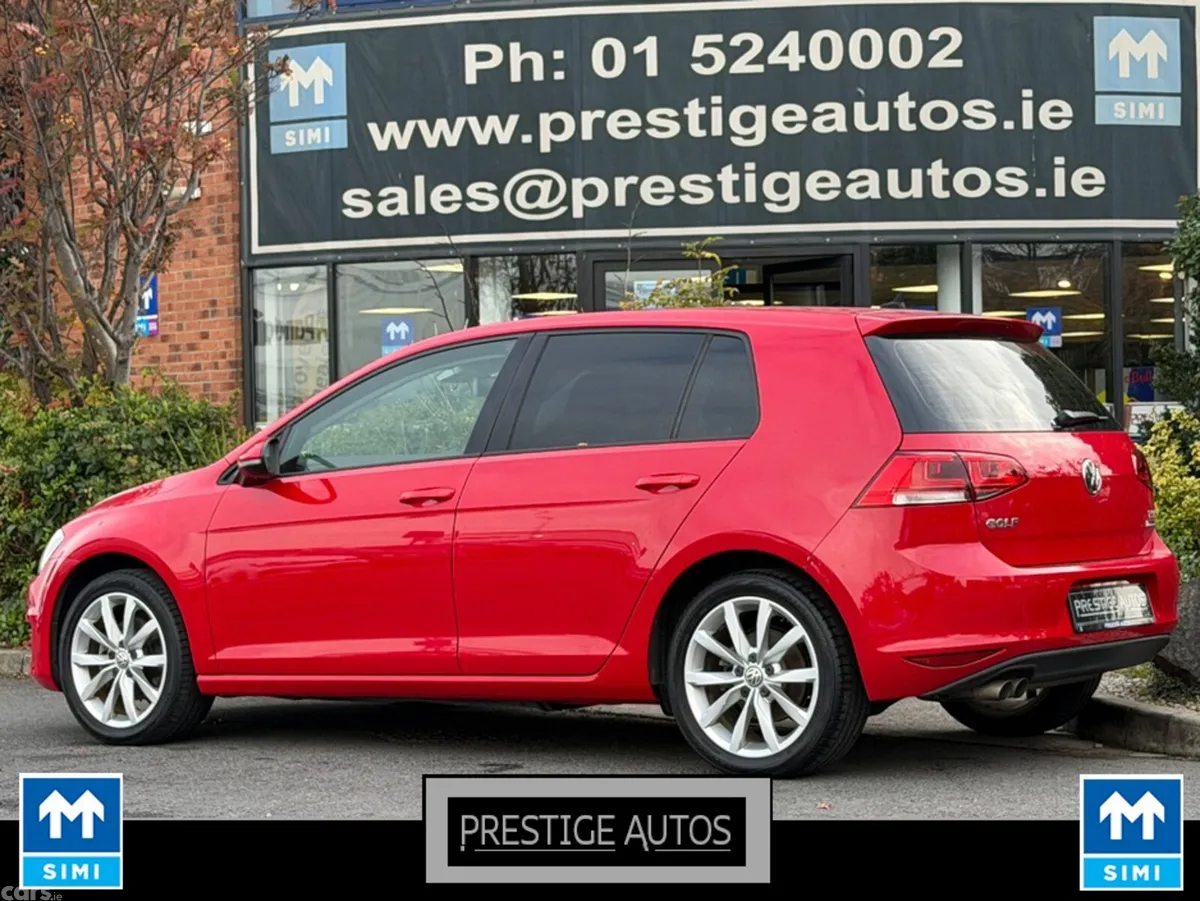 Volkswagen Golf Hatchback, Petrol, 2015, Red
