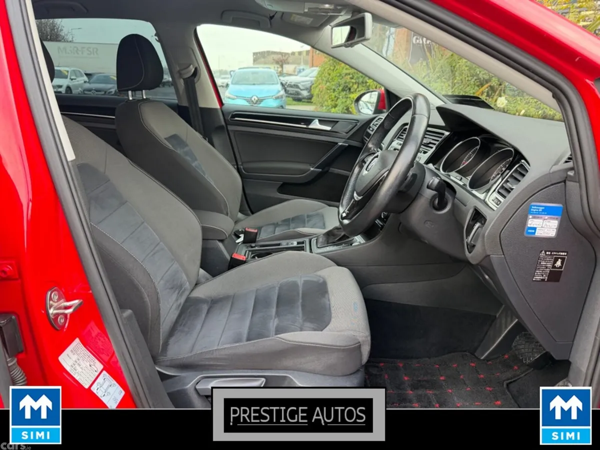 Volkswagen Golf Hatchback, Petrol, 2015, Red