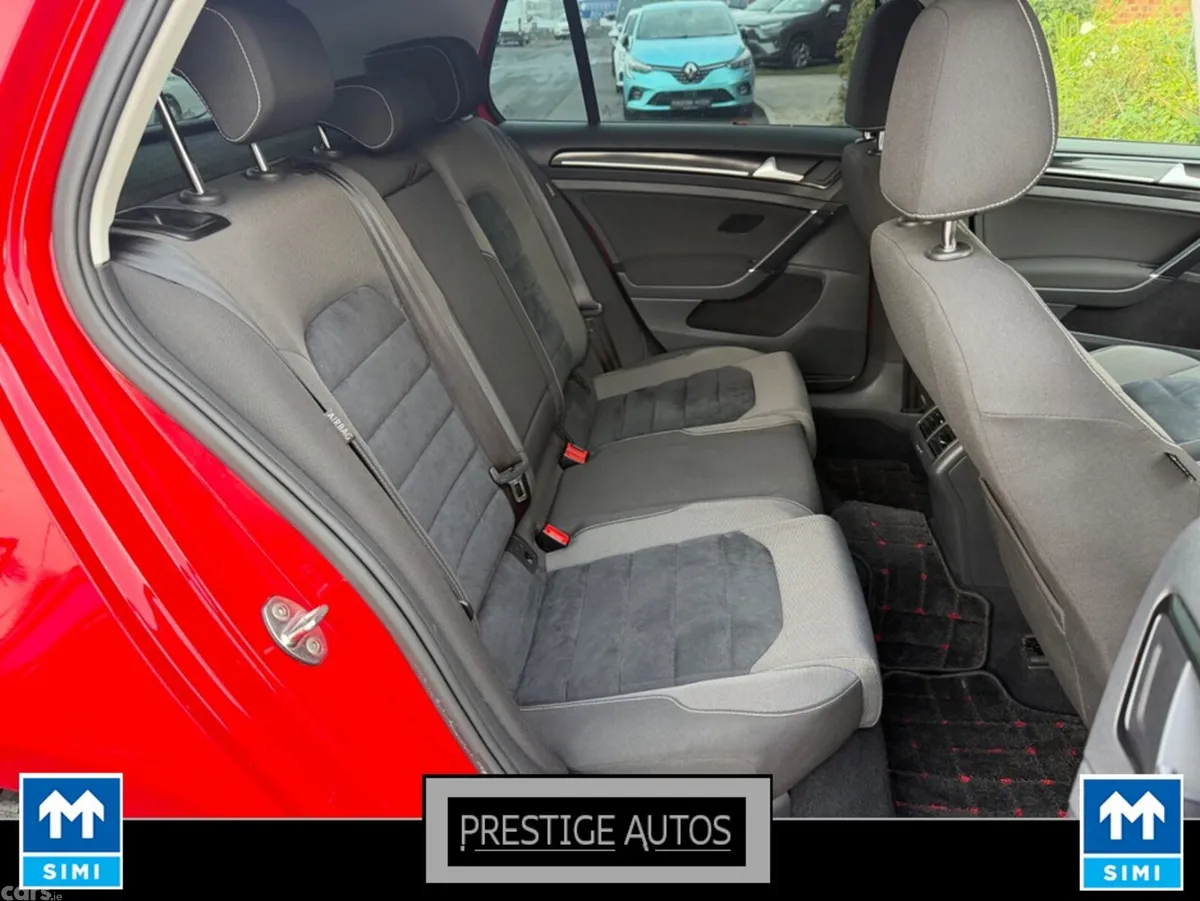 Volkswagen Golf Hatchback, Petrol, 2015, Red