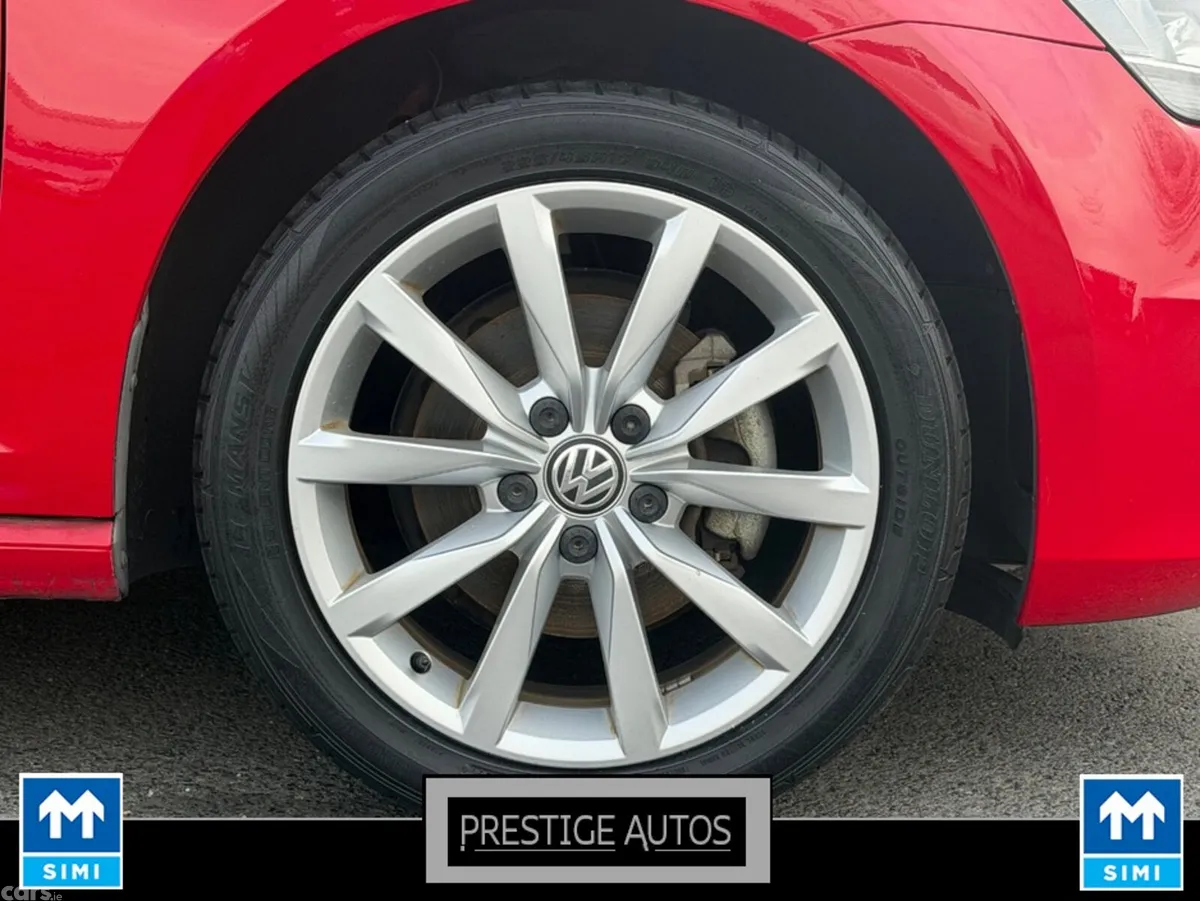 Volkswagen Golf Hatchback, Petrol, 2015, Red