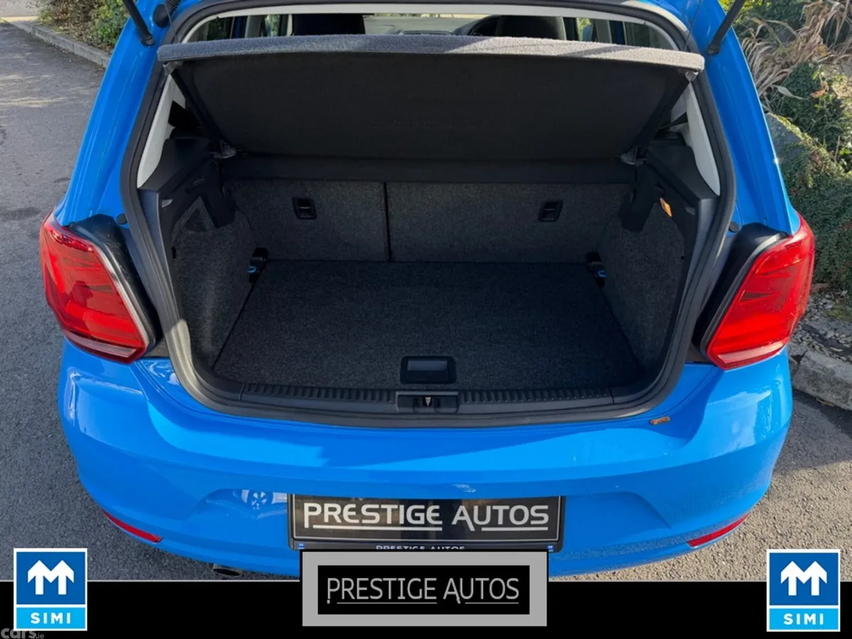 Volkswagen Polo Hatchback, Petrol, 2015, Blue