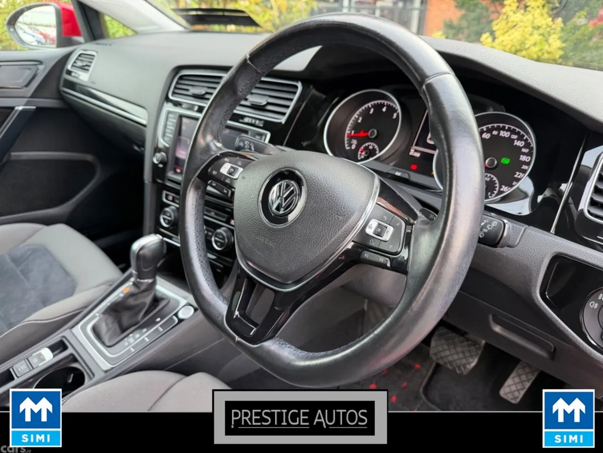 Volkswagen Golf Hatchback, Petrol, 2015, Red