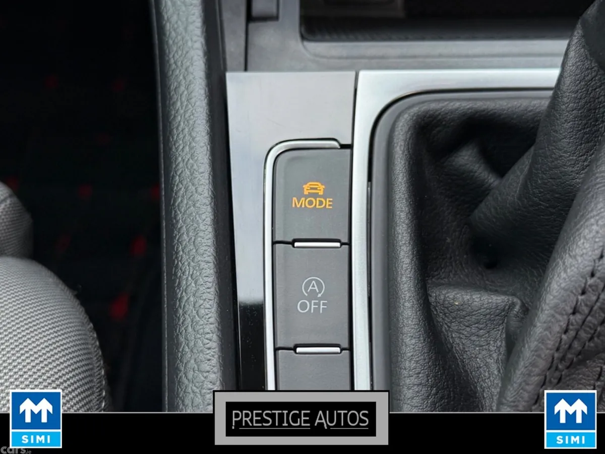 Volkswagen Golf Hatchback, Petrol, 2015, Red