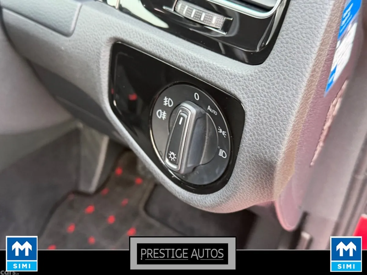 Volkswagen Golf Hatchback, Petrol, 2015, Red