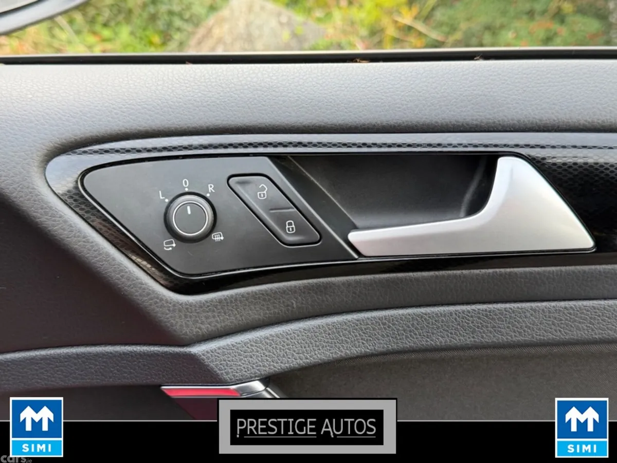 Volkswagen Golf Hatchback, Petrol, 2015, Red