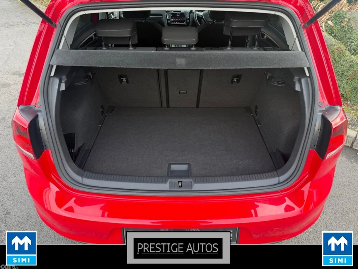 Volkswagen Golf Hatchback, Petrol, 2015, Red