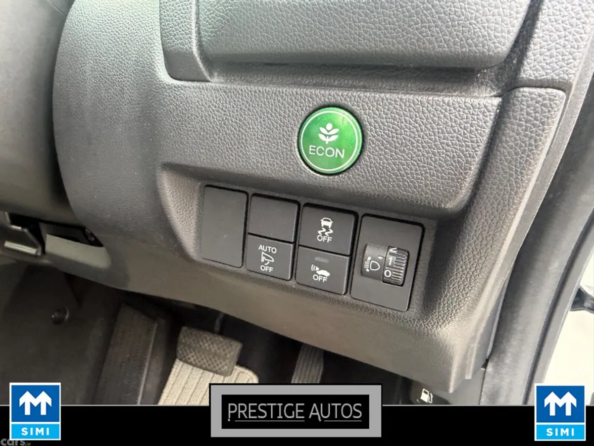 Honda Fit Hatchback, Petrol Hybrid, 2015, White