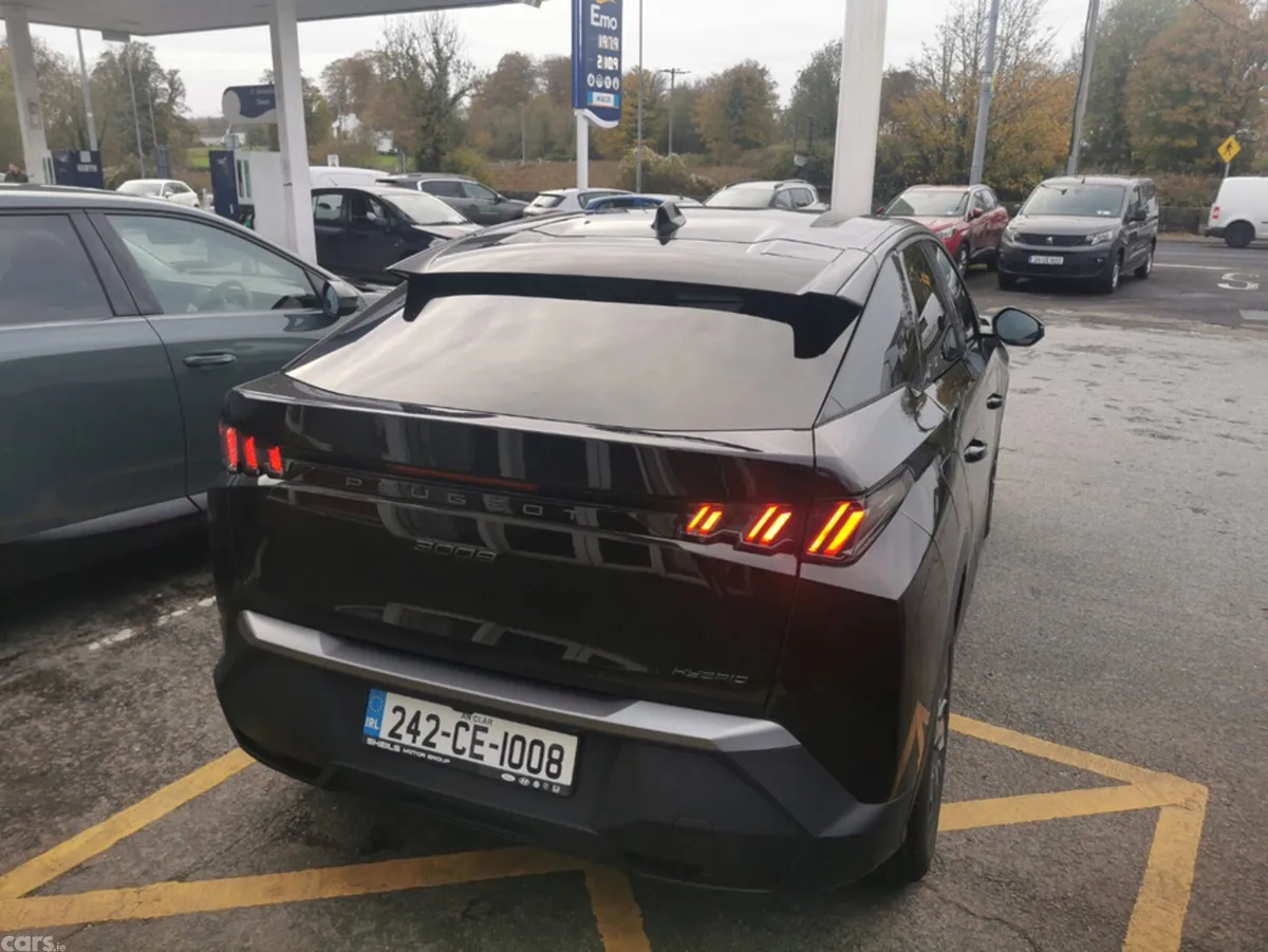 Peugeot 3008 MPV, Petrol Hybrid, 2024, Black